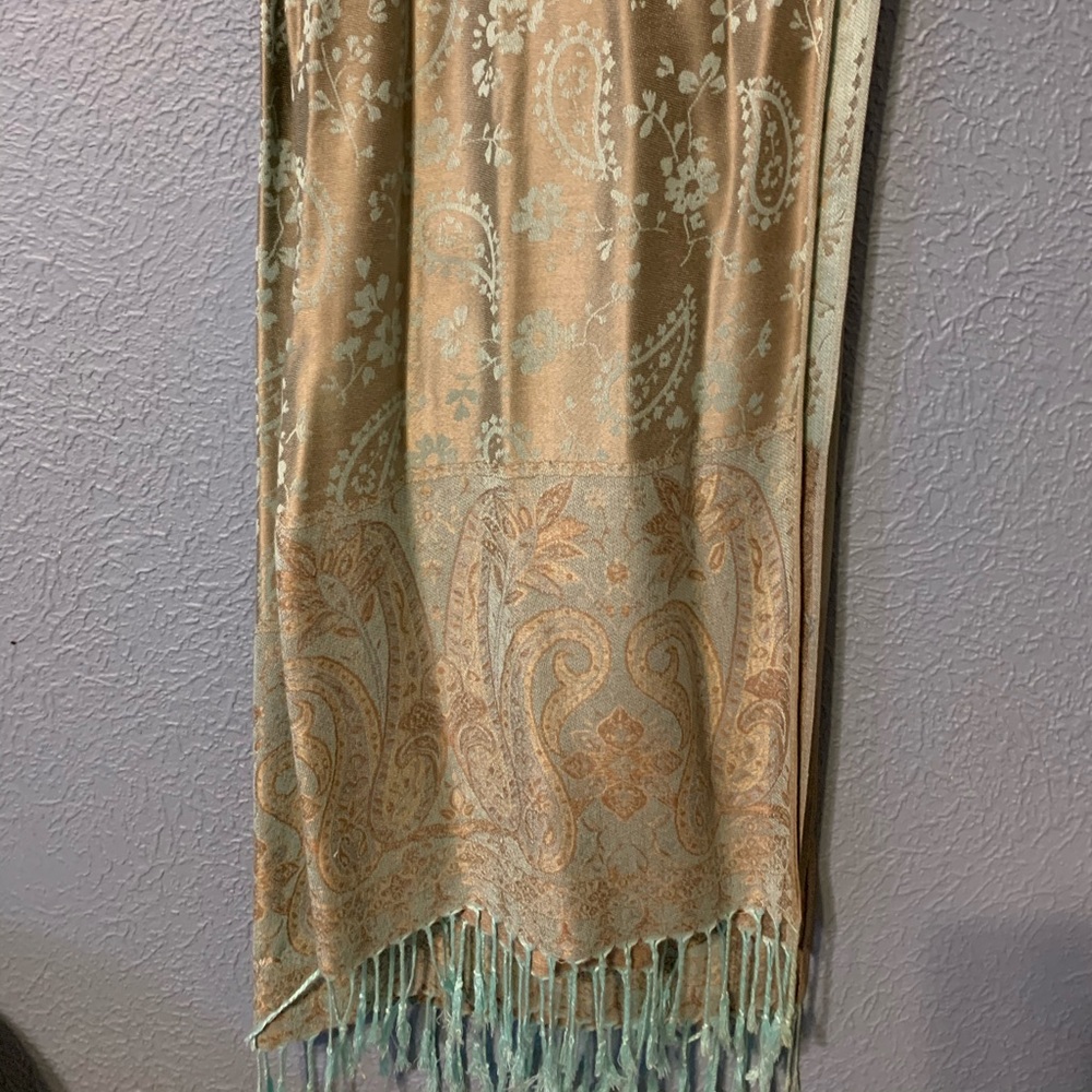 Pashmina - Picture 2 of 2